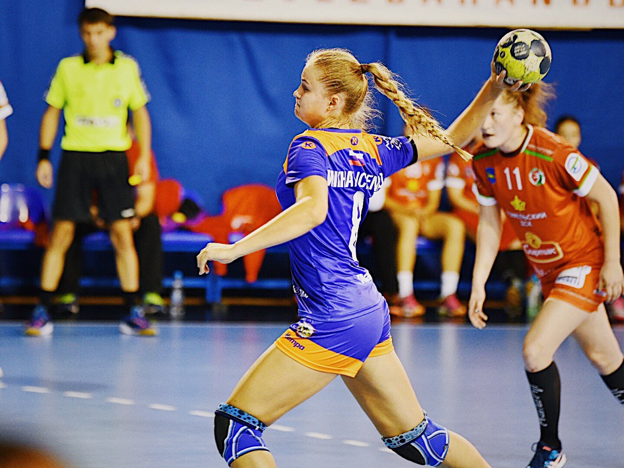 Гандбольная «Лада» двумя победами стартовала на между­на­родном турнире «Zvezda Handball Cup»