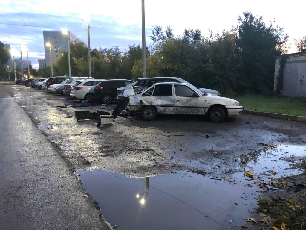 В Новокуйбышевске пьяный водитель врезался в 5 припаркованных машин и  сбежал с места ДТП | CityTraffic