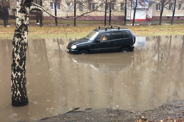 Чиновники Тольятти обещают, что улицу Карбышева больше не будет затапливать после дождей | CityTraffic