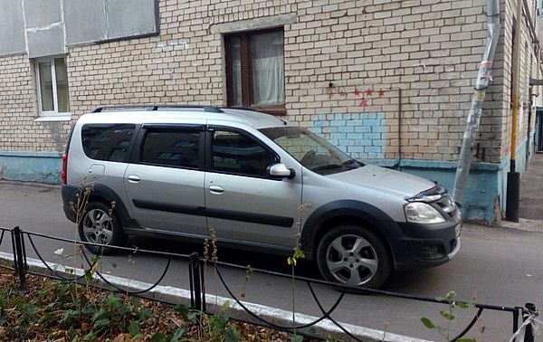 В Тольятти "Ларгус" сбил пенсионерку, сдавая задом | CityTraffic