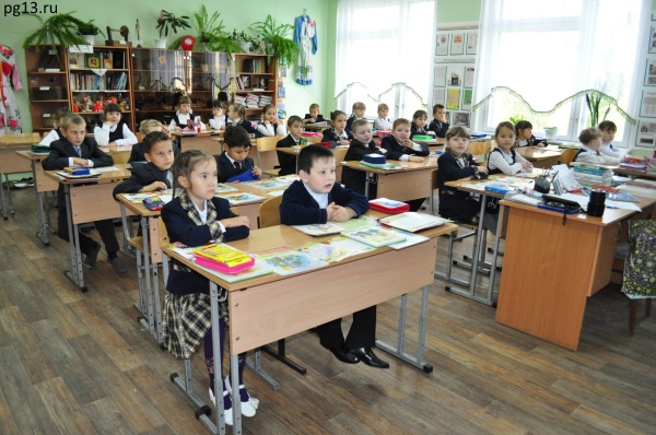 Изучение языка в самарской области. Какого числа в школу в самаре. Самара день знаний. Линейка 1 сентября 2022. Какого числа в школу в самаре.