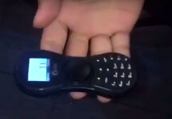Телефон превратили в спиннер и продают за тысячу рублей с небольшим