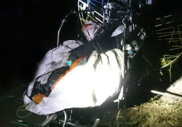 Спасатели: у параплана, упавшего в озеро Яицкое, отказал мотор