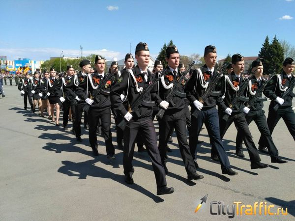 В Тольятти традиционным парадом на площади Свободы отметили 73-ю годовщину со Дня Победы | CityTraffic