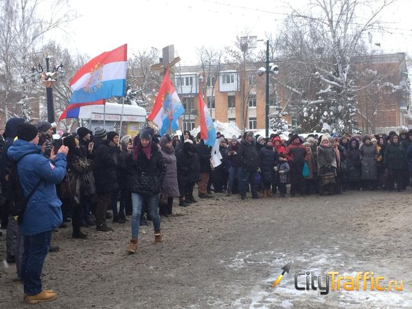 Более тысячи жителей Самары вышли на митинг с требо­ванием наладить работу общественного транспорта