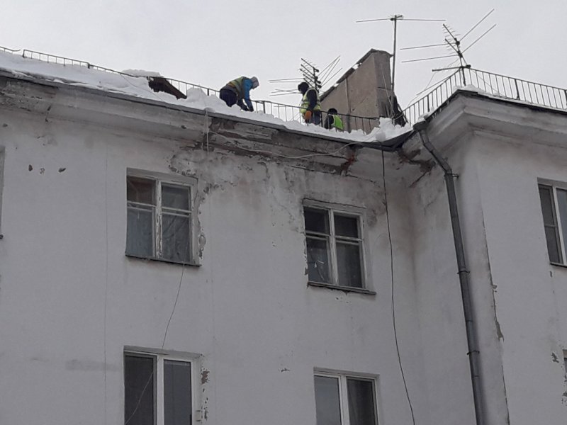 В Новокуйбышевске обрушилась кровля жилого дома