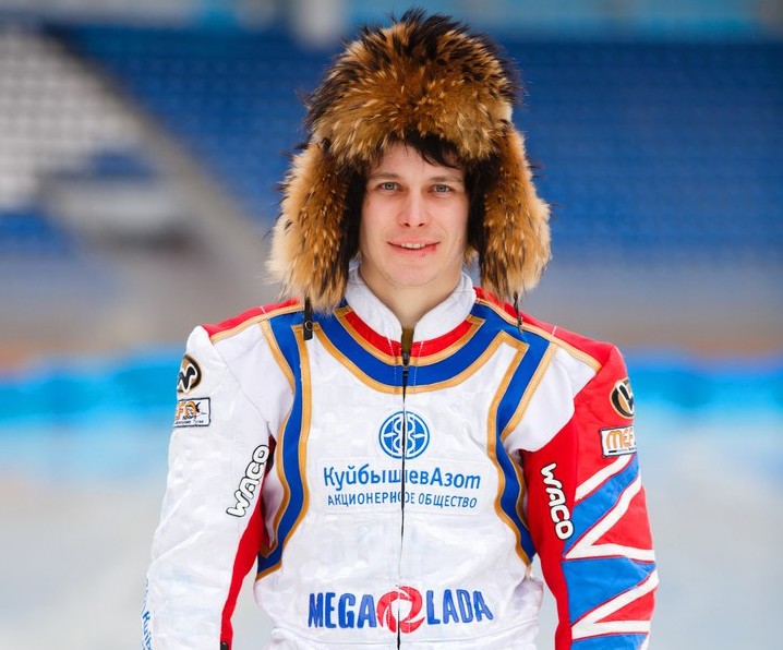 Представитель тольят­тинской «Мега-Лады» Игорь Кононов стал облада­телем Кубка России по мотогонкам на льду