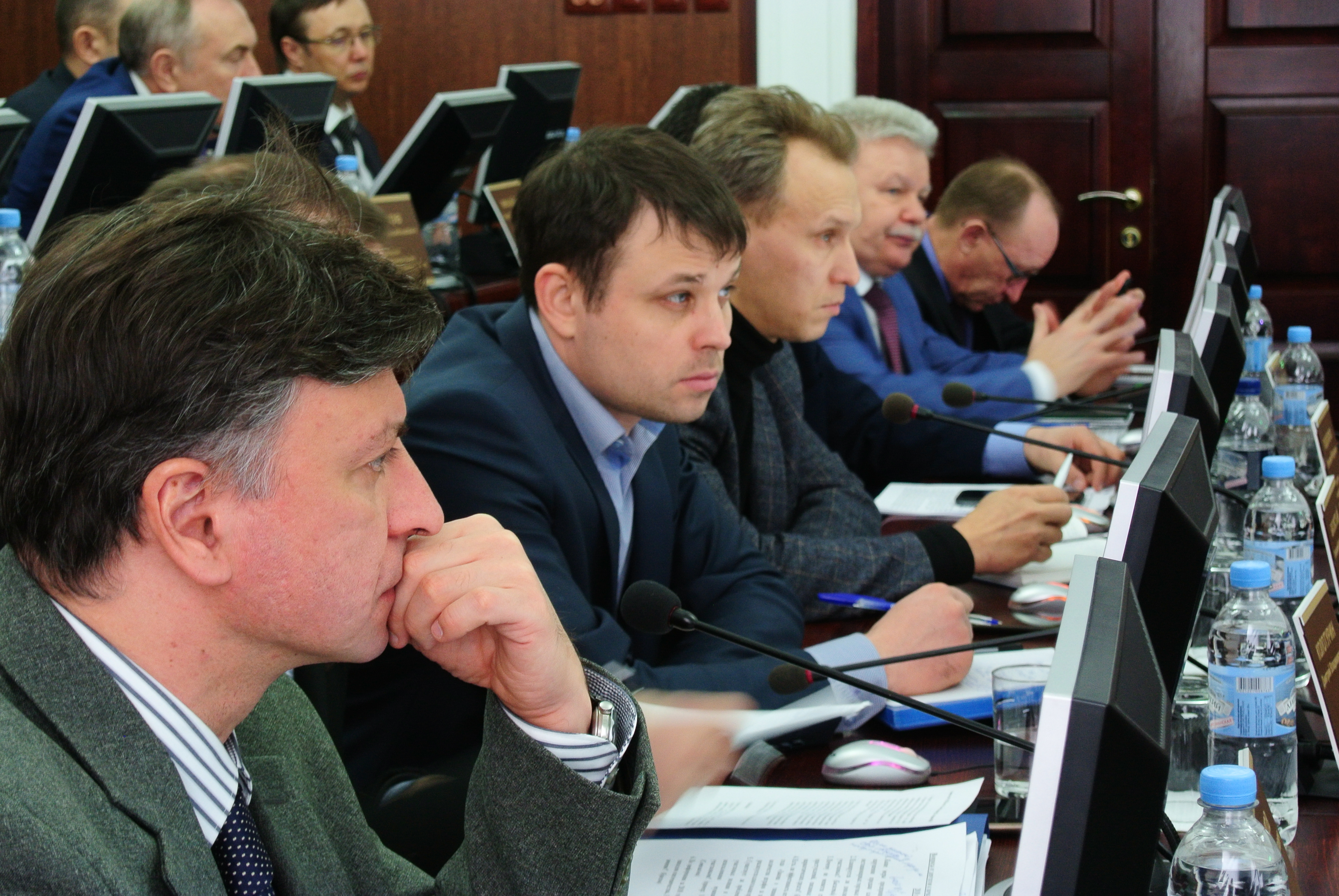 Депутаты Думы Тольятти отказались утвер­ждать новую структуру админи­страции города