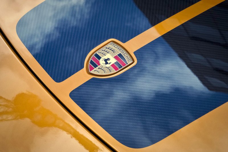 В России отзывают более 2 тыс Porsche Panamera из-за возможного возгорания