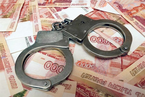 Задержанный в Самарской области налоговик рассчитывал получить от коммерсантов 600 тысяч рублей