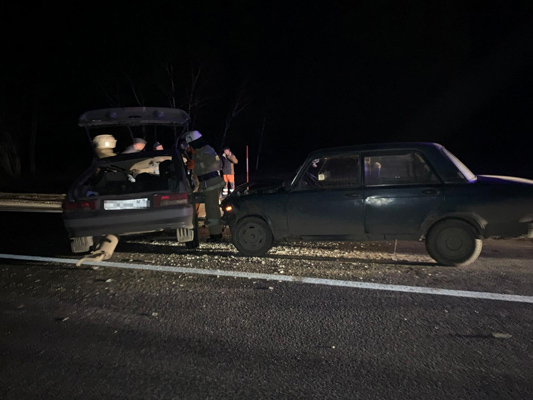 В Самарской области на трассе М-5 столкнулись 3 автомобиля, водитель одного из них погиб | CityTraffic