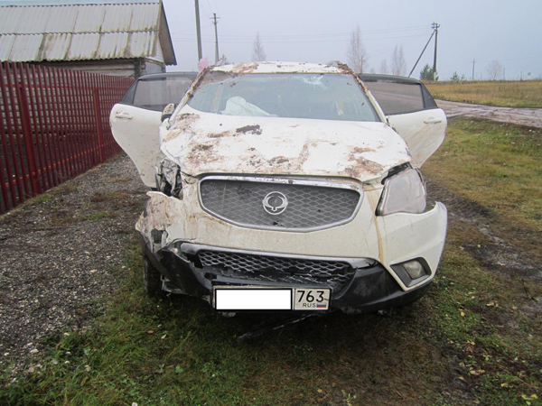 В Самарской области водитель автомобиля SsangYong нарушил ПДД при обгоне, врезался в Chevrolet и оказался в кювете | CityTraffic