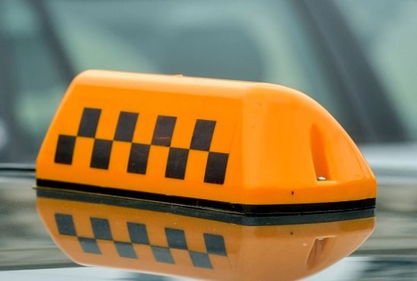 В Самаре таксист продал электрогитару, которую забыл у него в машине пьяный пассажир | CityTraffic