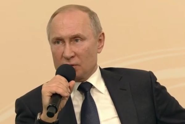 Владимиру Путину рассказали о том, каким мясом кормят детей в Тольятти: видео