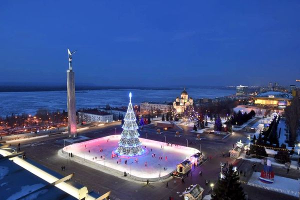 В Самаре с 15 декабря начнет работать каток на площади Славы