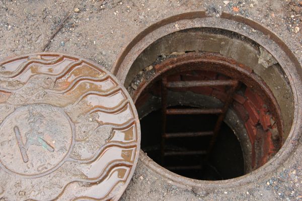 Жителей Самары призвали сливать тех, кто незаконно сливает канализацию в колодцы | CityTraffic