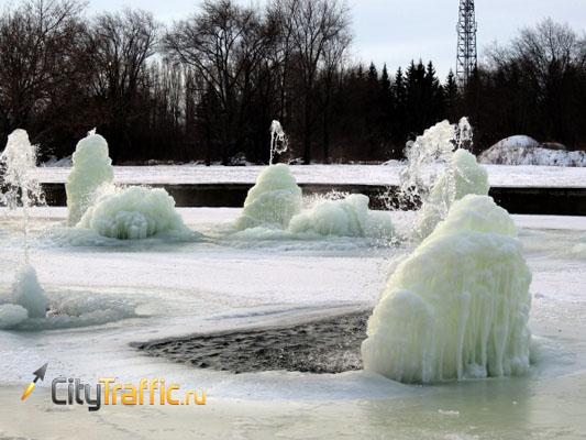 Некоторых жителей Тольятти все еще удивляют работающие зимой фонтаны | CityTraffic