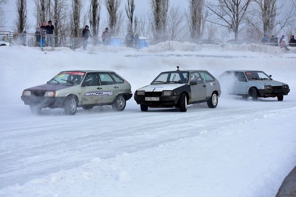 В ледовых автогонках сильнее всех оказались Брагин и Шишкин | CityTraffic