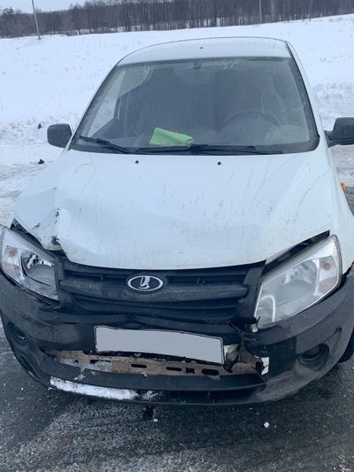 В Самарской области в "Оку" с женщиной за рулем врезались 2 автомобиля | CityTraffic
