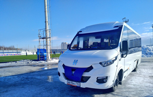 Юные спортсмены из тольяттинской академии футбола будут ездить на матчи на новом автобусе | CityTraffic