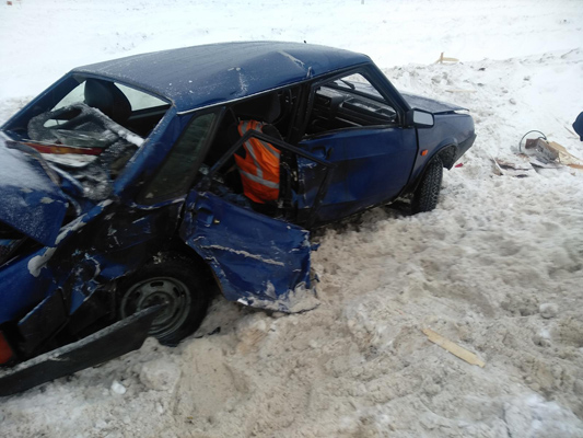 В Самарской области на М-5 столкнулись две отечественные легковушки, один водитель пострадал | CityTraffic