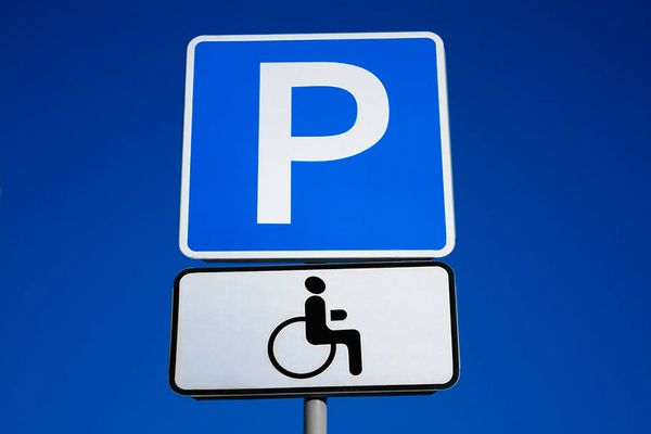 В Самарской области предложили упростить обустройство парковок для инвалидов