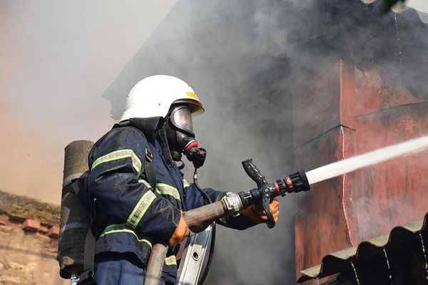 В Сызрани сгорели два дома, погибла женщина | CityTraffic