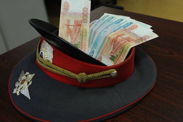 В Самарской области бывшего полицейского будут судить за взятку | CityTraffic