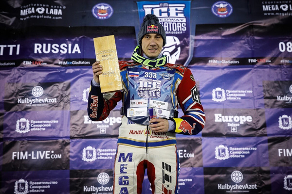 Из-за корона­вируса гонщик тольят­тинской «Мега-Лады» досрочно стал чемпионом мира по мотогонкам на льду