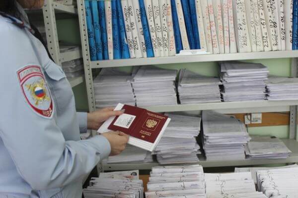 Житель Самары зареги­стри­ровал 275 иностранцев в доме без крыши