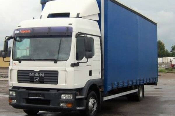 У предприятия Самарской области арестовали 14 грузовиков