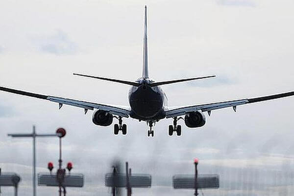 Рейс, летевший из Екатеринбурга в Самару, вынуж­денно сел в Уфе