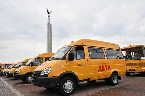 Самарская область получит новые школьные автобусы и автомобили Скорой помощи