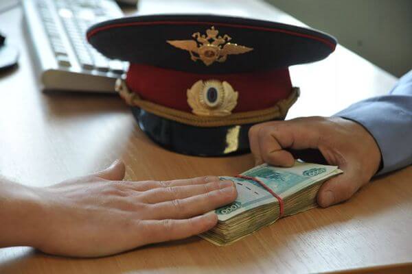 Жителя Тольятти поймали с четвертью миллиона рублей, которые он обещал передать силовикам | CityTraffic
