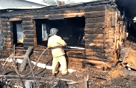 Пожар в Железнодорожном районе Самары, где горели 10 домов, локализован: видео | CityTraffic Пожар в Железнодорожном районе Самары, где горели 10 домов, локализован: видео | CityTraffic
