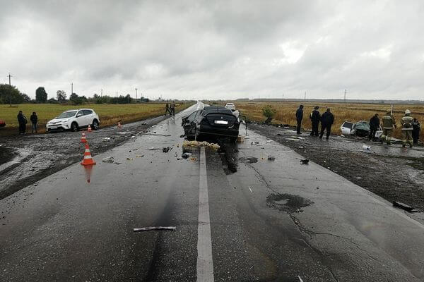 Четыре человека погибли в автокатастрофе в Самарской области | CityTraffic