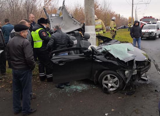 В Тольятти автомобиль «Киа Рио» врезался в столб, водитель в тяжелом состоянии был доставлен в больницу | CityTraffic