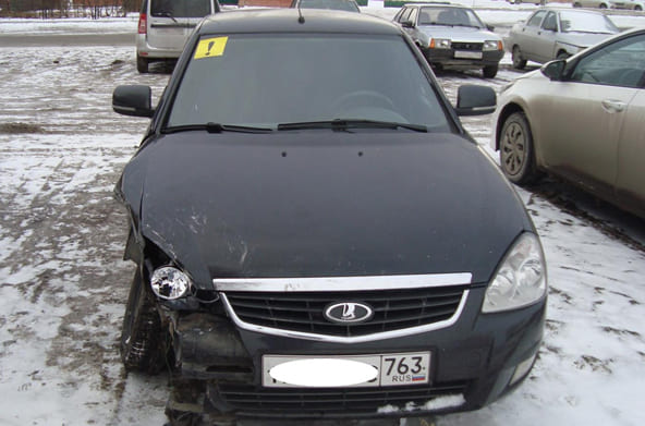 LADA и Toyota, которыми управляли начинающие водители, не разъехались на перекрестке в Тольятти | CityTraffic