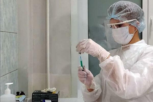 Вакцинация подростков от ковида в Самарской области начнется в начале 2022 года