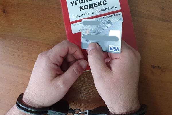 Житель Самарской области украл у приятеля карту и отправился выпивать без него