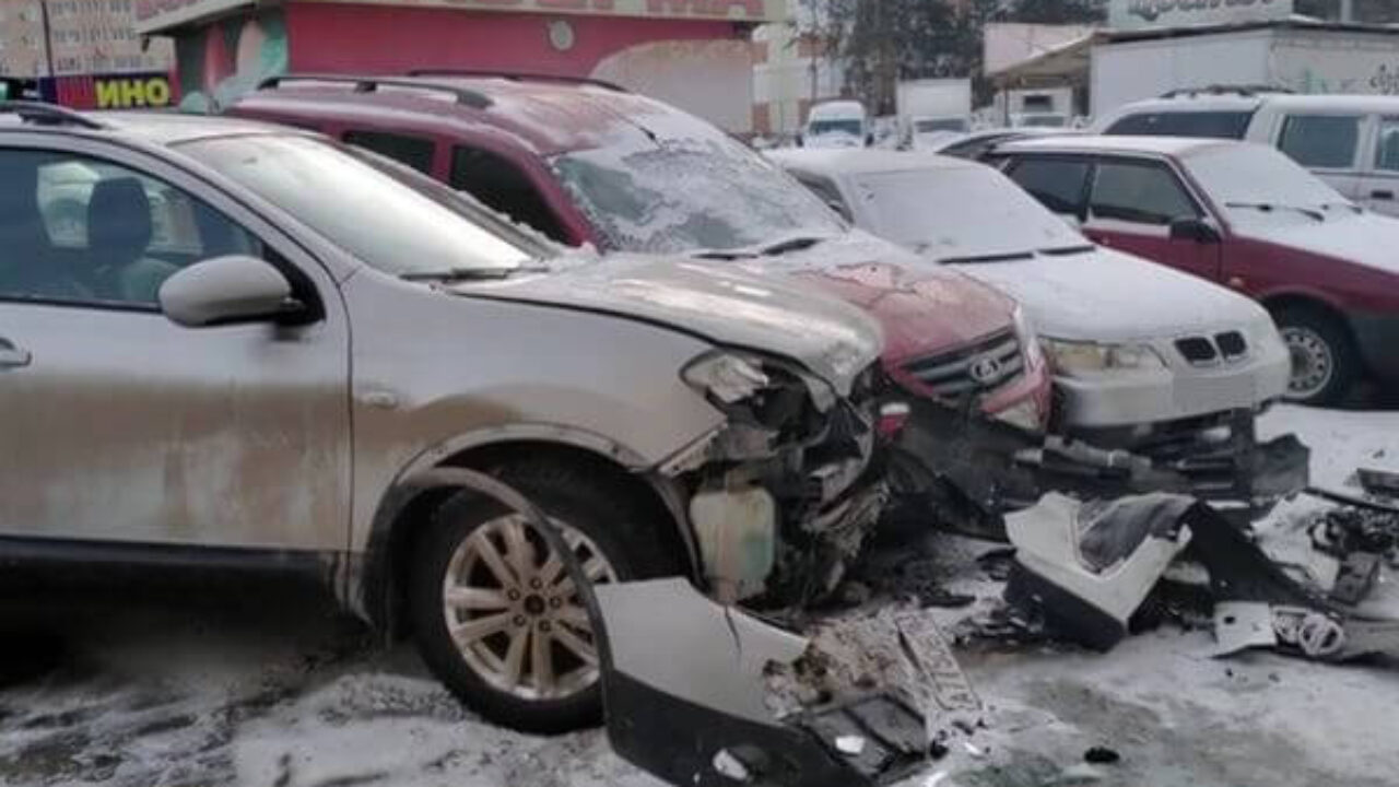 В Тольятти пьяный автомойщик сел в чужую 