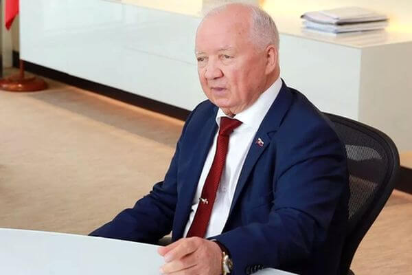 Президента Самарского землячества наградили почетным знаком | CityTraffic Президента Самарского землячества наградили почетным знаком | CityTraffic