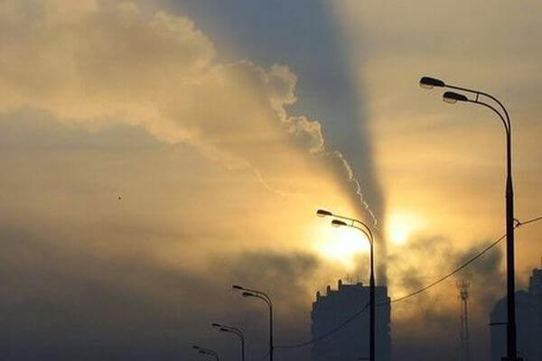 Повышенное атмосферное давление и штиль привели к образо­ванию дымки в Тольятти