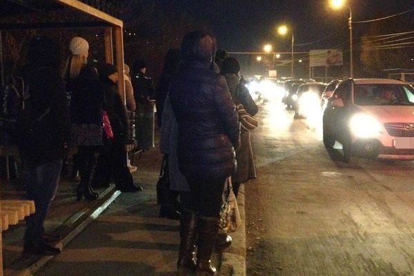 В Самаре из-за провала асфальта автобус№9 сменил маршрут | CityTraffic