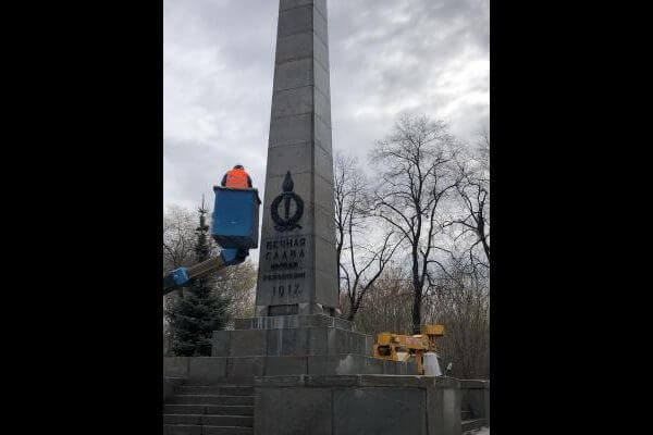 В Самаре начали отмывать памятники после зимы | CityTraffic