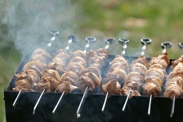 В Самаре 4 из 10 горожан собираются на шашлыки в майские праздники
