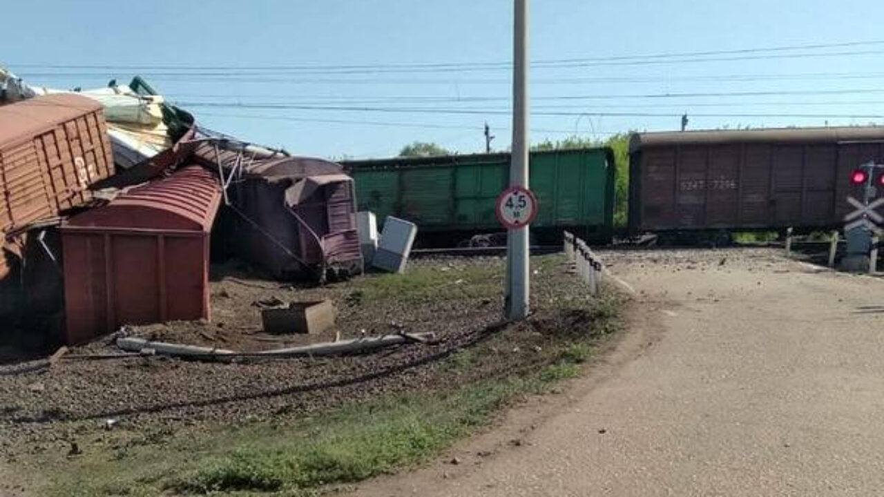 Ночью 16 мая восстановили движение поездов по одному пути после схода  вагонов в Самарской области | CityTraffic