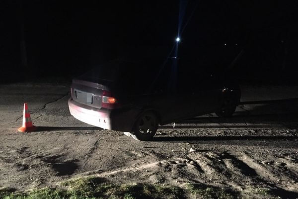 В Самарской области легковушка сбила пешехода, который шел по дороге попутно | CityTraffic