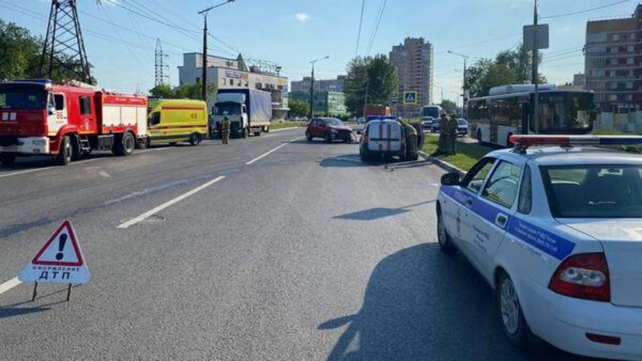 В Тольятти столкнулись 3 автомобиля, погибла женщина-пешеход | CityTraffic