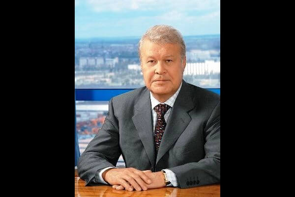 Дмитрий Азаров выразил соболезнования в связи с кончиной экс-главы АВТОВАЗа Владимира Каданникова | CityTraffic